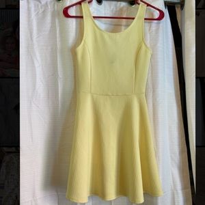 🔥 3 for $15 Bright yellow sun dress